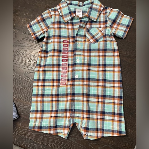 Carter 18 Month onesies - all 4 together - Picture 4 of 5
